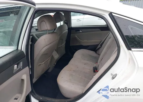 2017 Hyundai Sonata z USA, uszkodzony, nr VIN 5NPE24AF4HH527886